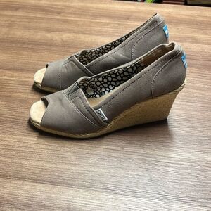 Tom’s sandal wedges